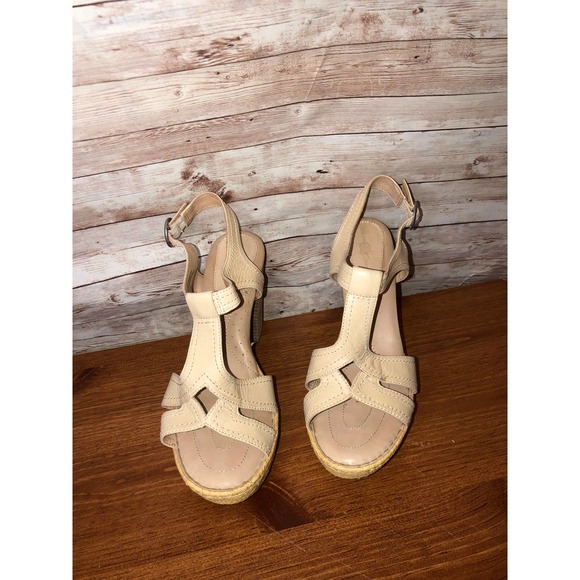 Barn Crown Size 9 open-toe heels color Tan - Picture 1 of 7